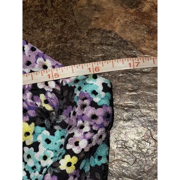 White Birch Los Angeles Women’s Floral Tank Top Size Medium - Picture 8 of 8